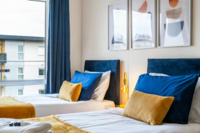 2 Bedroom Apartment in Hatfield - Gated Free Parking - Amazing for Contractors - Private Bathrooms - Near University & Business Park - Big savings on Longer Stays